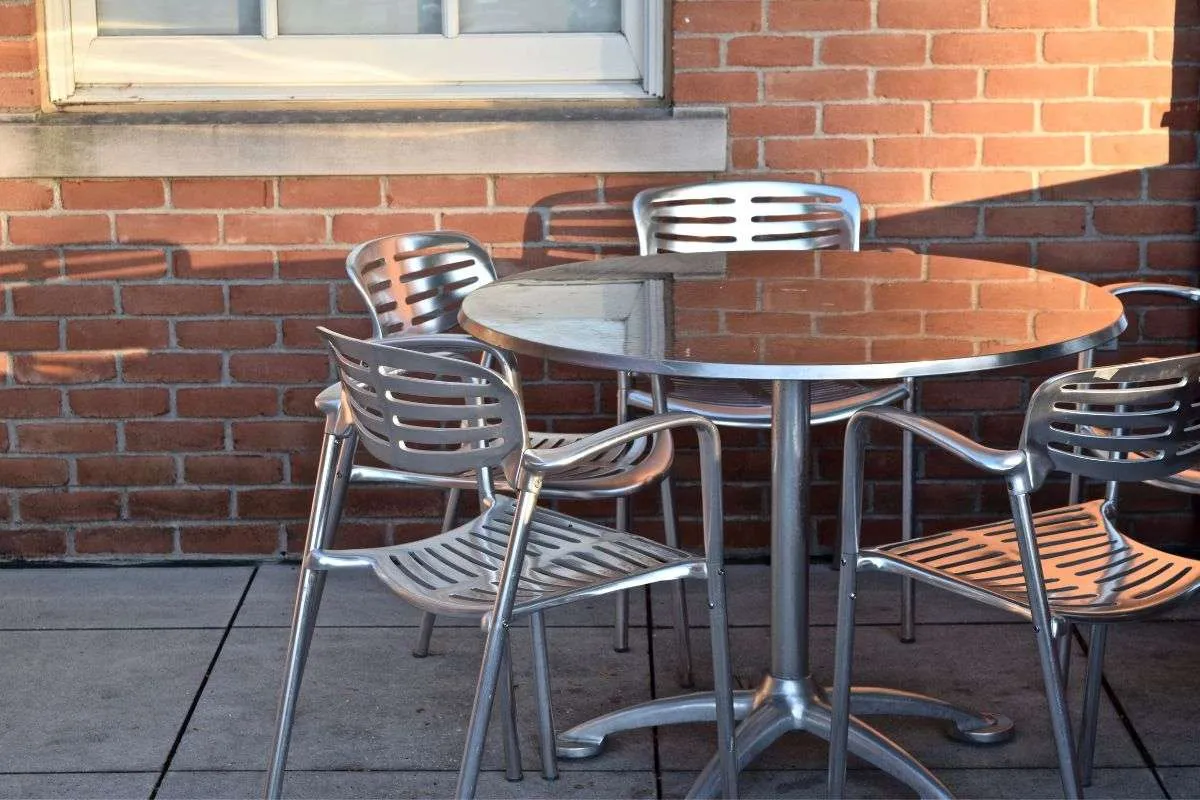 How Long Does Aluminum Patio Furniture Last?