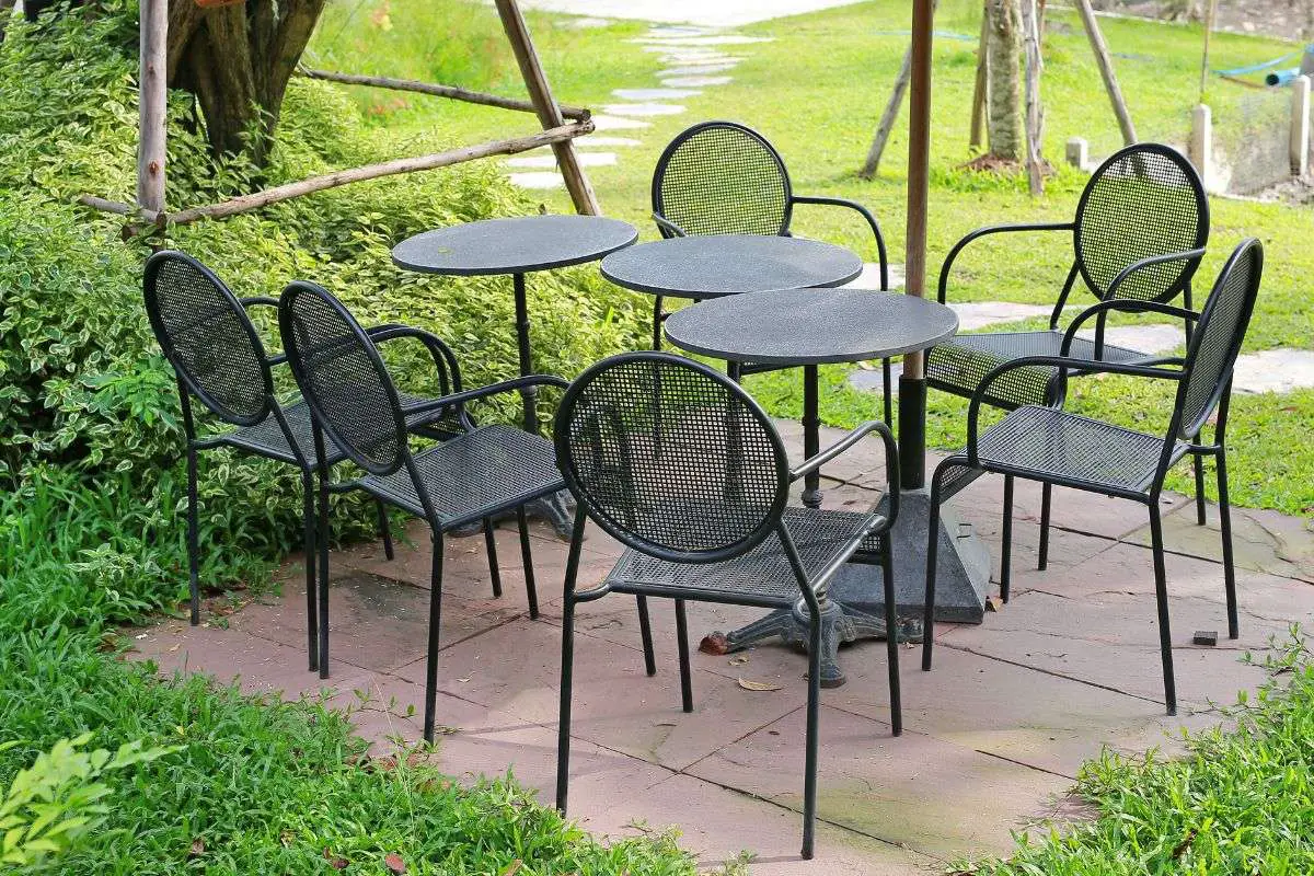 Is Polywood Or Aluminum Better For Outdoor Furniture?