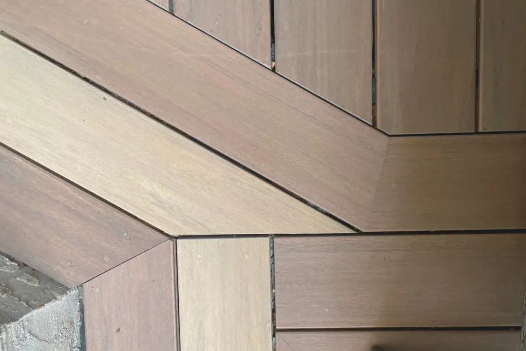 Multiple decking angles